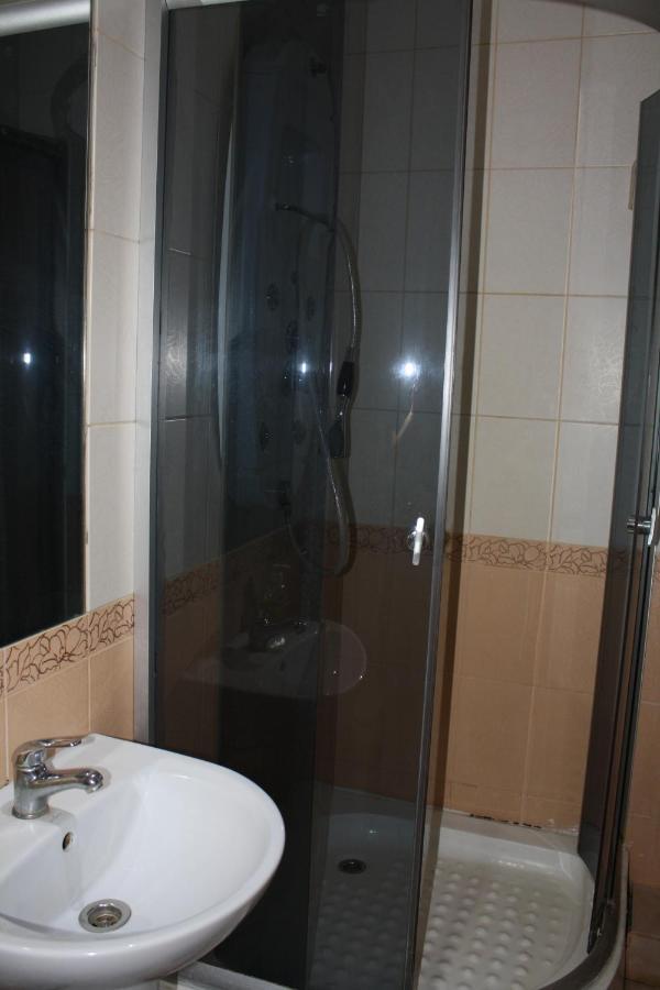 Комната Гостиничного Типа, Алчевских 24 Charkiv Esterno foto