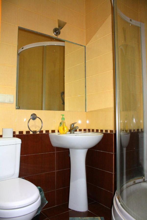 Комната Гостиничного Типа, Алчевских 24 Charkiv Esterno foto
